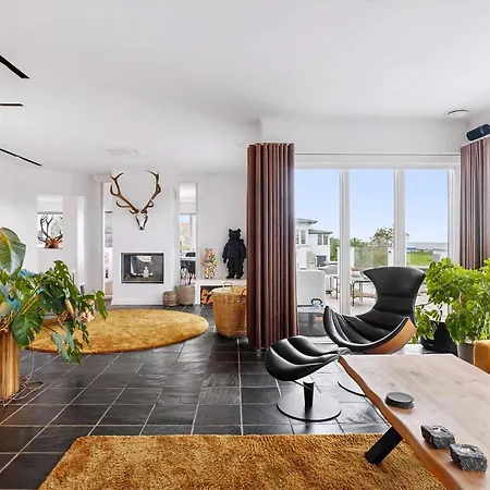 Дом отдыха Eksklusiv Ferieoase Med Plads Til Hele Familien, Med Udsigt Til Fjorden Ринкёбинг