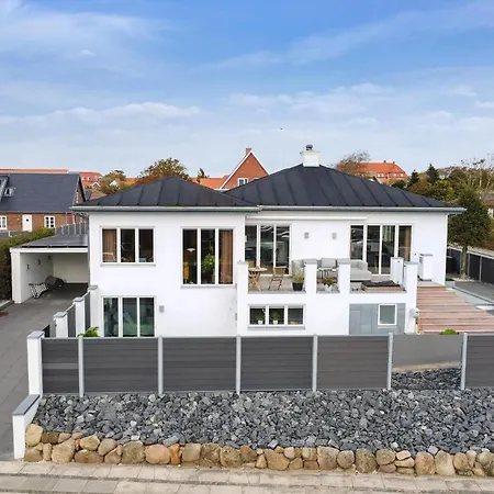 Eksklusiv Ferieoase Med Plads Til Hele Familien, Med Udsigt Til Fjorden *