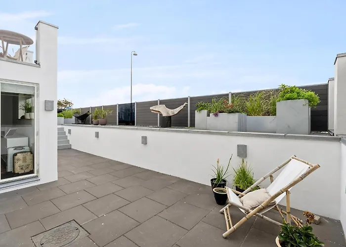 Eksklusiv Ferieoase Med Plads Til Hele Familien, Med Udsigt Til Fjorden Ринкёбинг